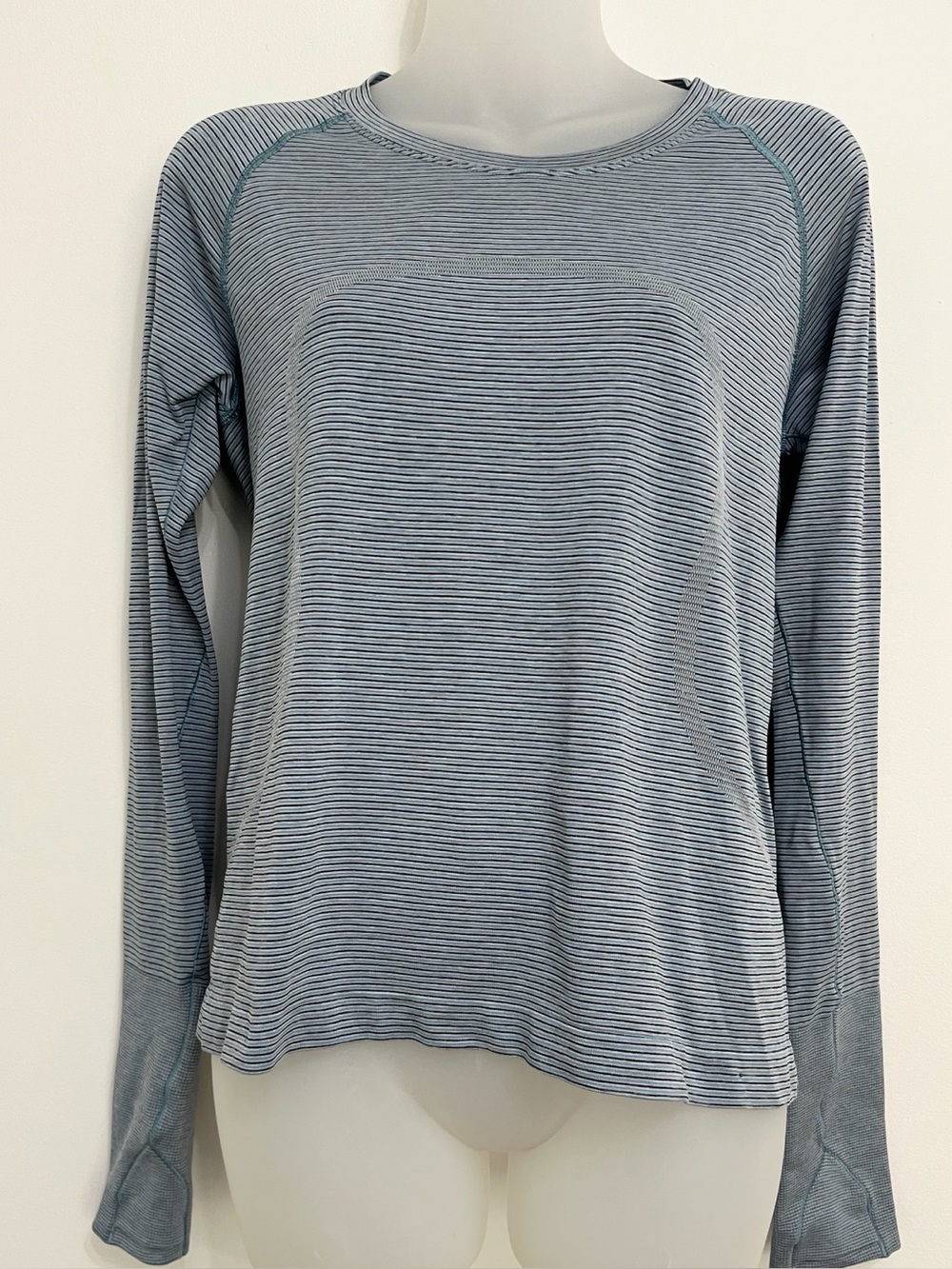 Lululemon Swiftly Tech Long Sleeve Shirt 2.0 in Race Grey/Blue Stripe